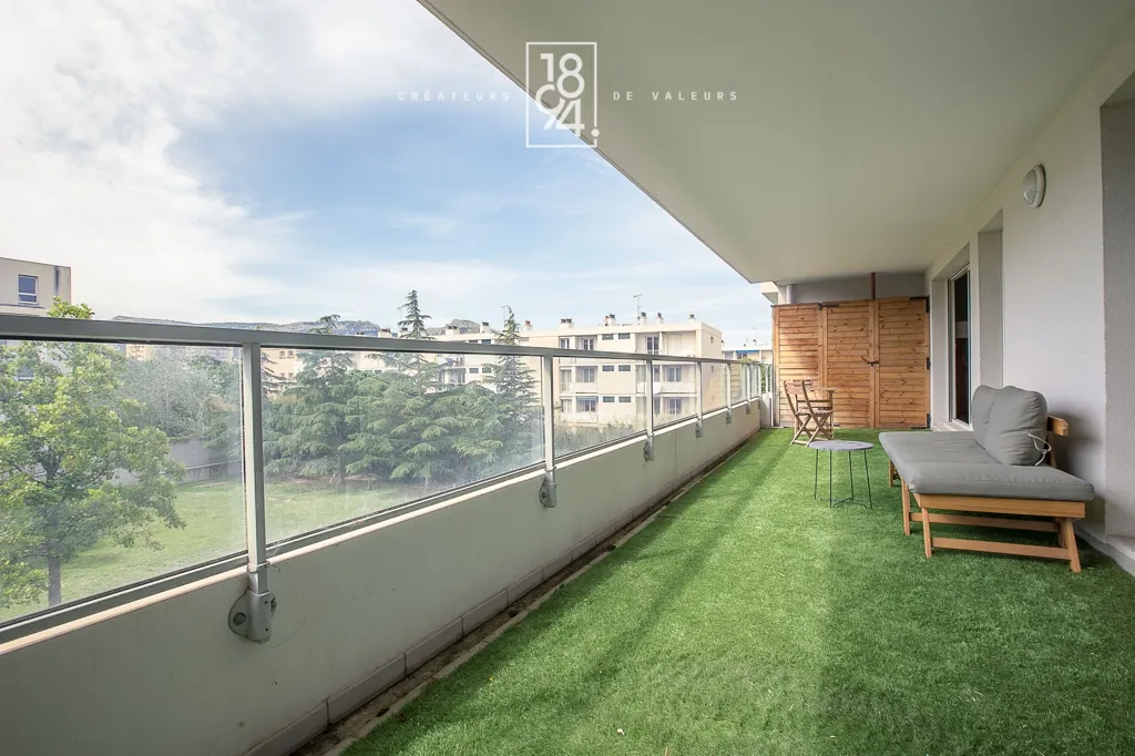 Balcone - 3-Bed Apartment with Terrace in Marseille 8th