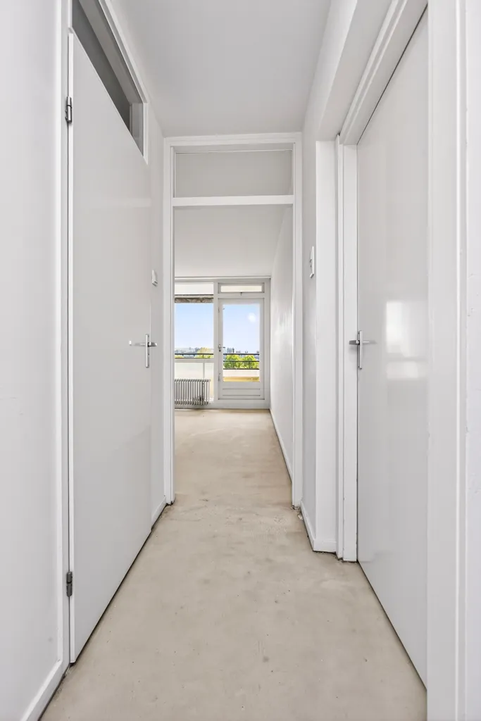 Entrée - 4-Bedroom Apartment with Balcony in Overvecht