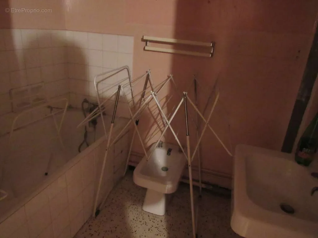 Salles de bain - Appartement T4 avec Terrasse Véranda à Alès