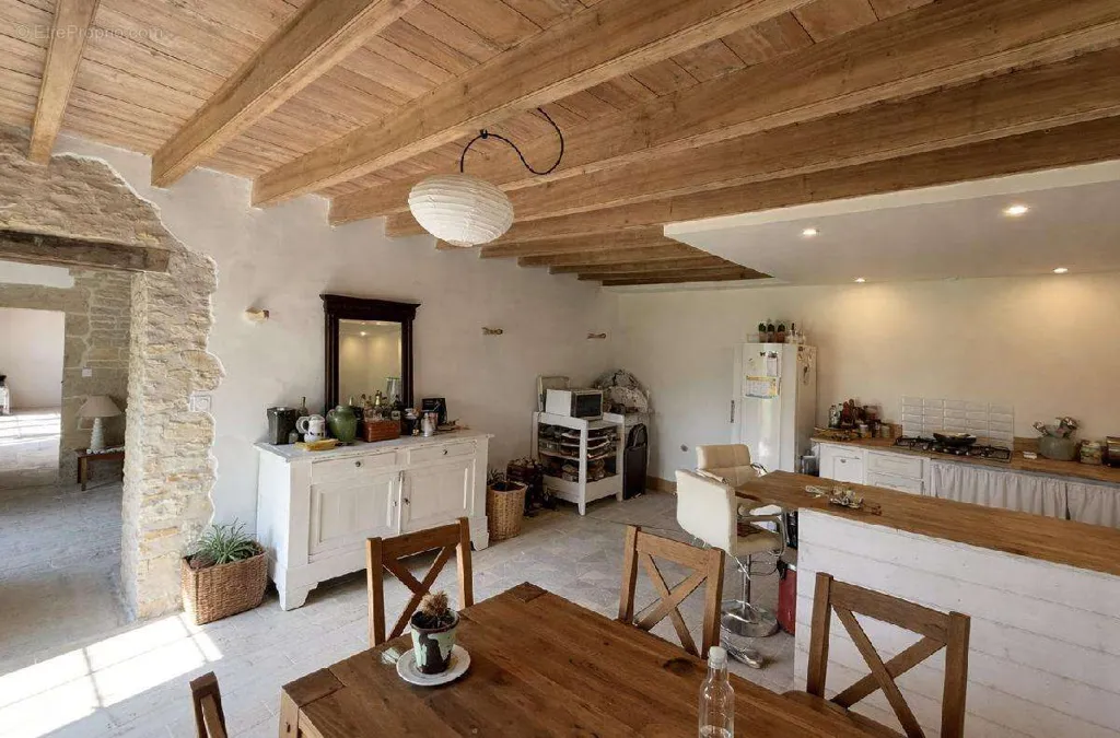 Sala da pranzo - 6-Bedroom House in Mauze-sur-le-Mignon