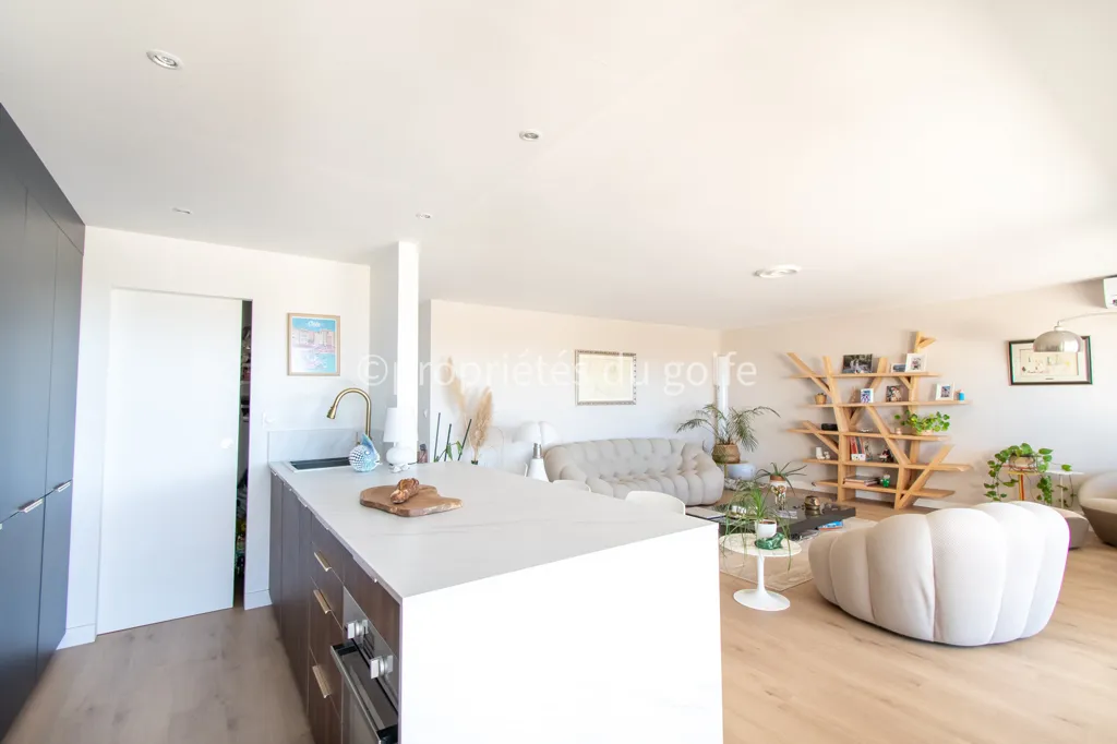 Living Room - Luxury Apartment with Sea View in Sète