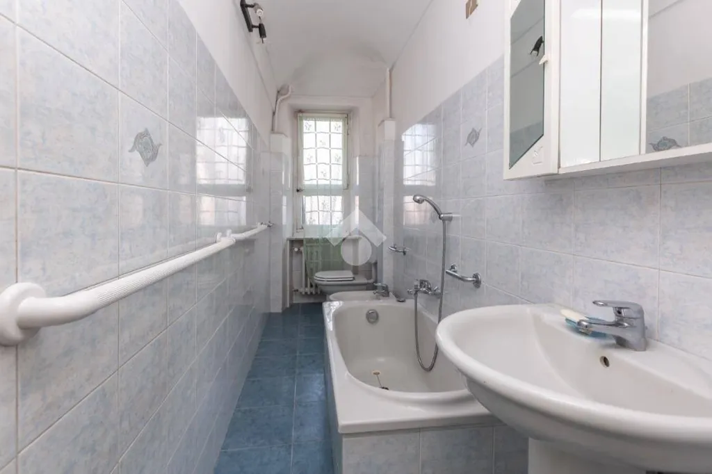 Bathrooms - Trilocale with Balcony in Torino