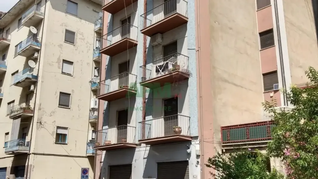 Välivaade - Spacious Apartment with Balcony in Cosenza Centre
