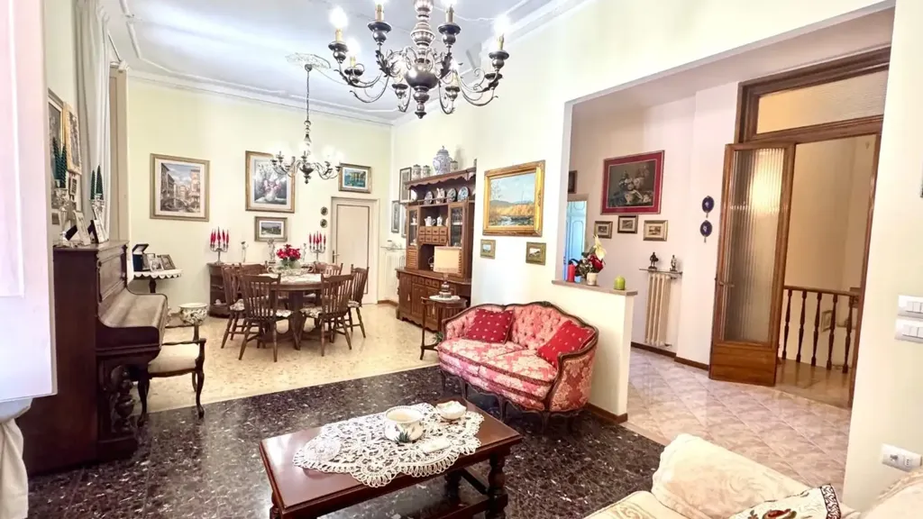 Séjour - Trilocale with Terrace in Central Empoli