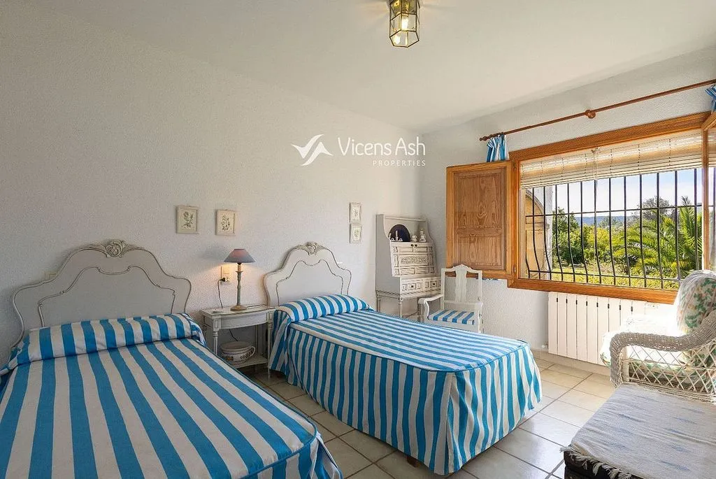Bedrooms - Villa with Pool and Terrace in Jávea