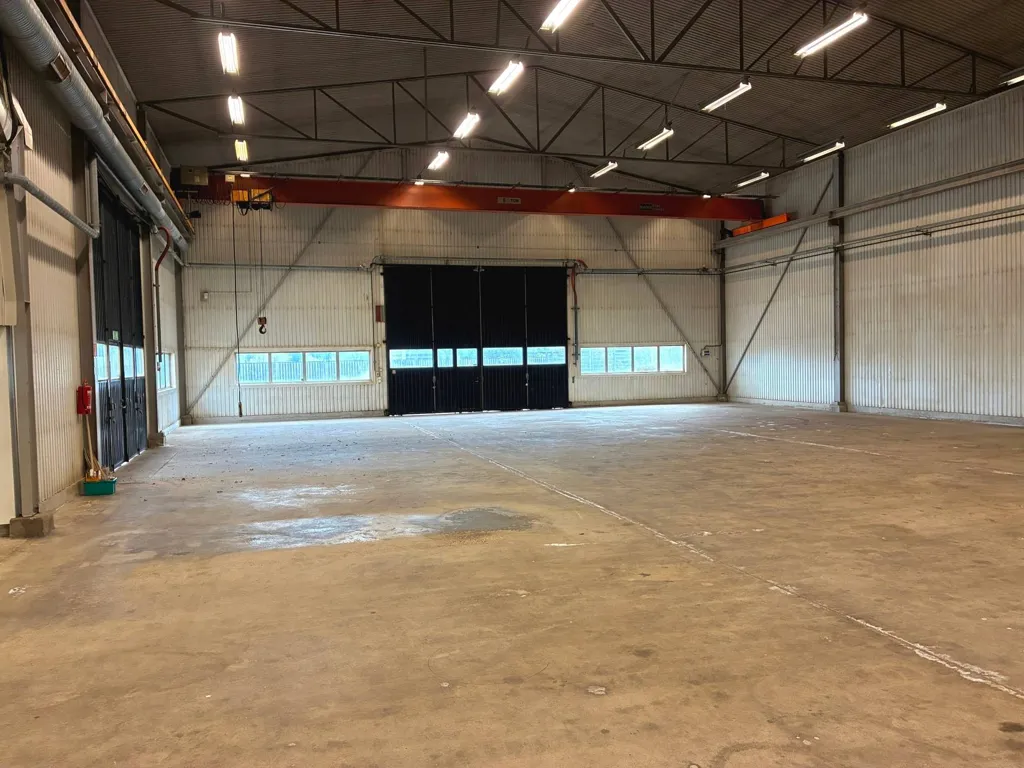 Garaaž - Industrial Property with Large Hall in Central Hörby