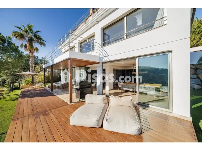 Terrace - Spacious House with Private Pool in Costa Brava