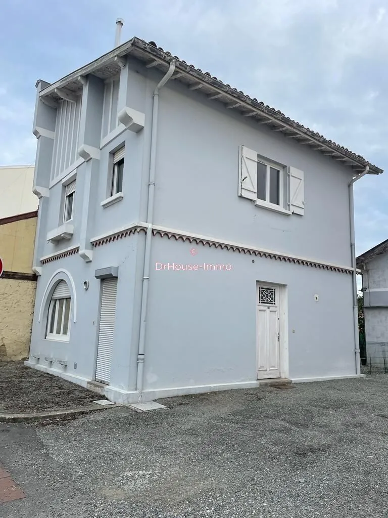 Extérieur - Maison Rénovée avec Cour à Dax