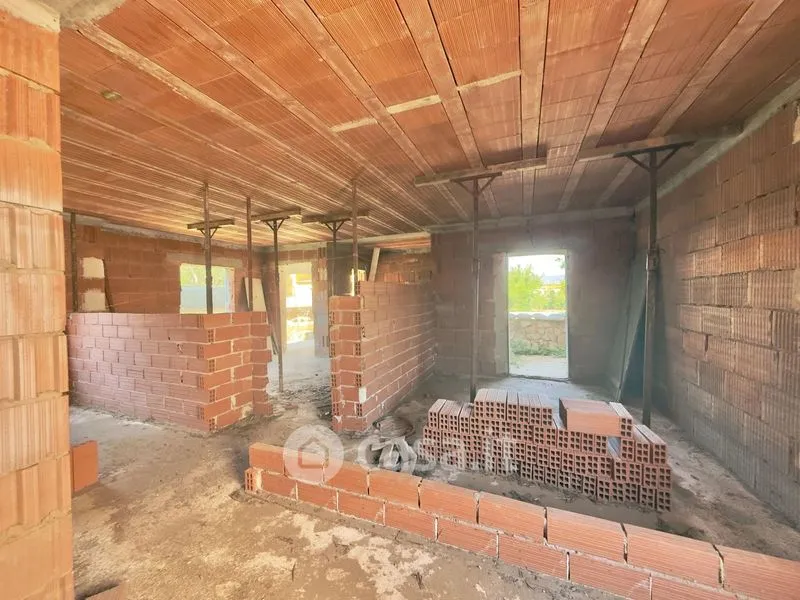 Toad - Ground Floor Trilocale with Garden in Torpè