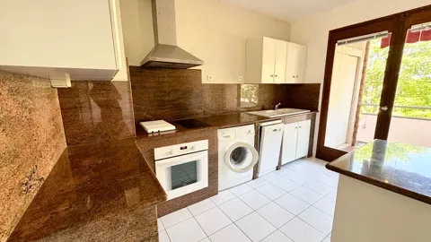 Köök - Meubled 3-Bedroom Apartment with Terrace in Aix-en-Provence