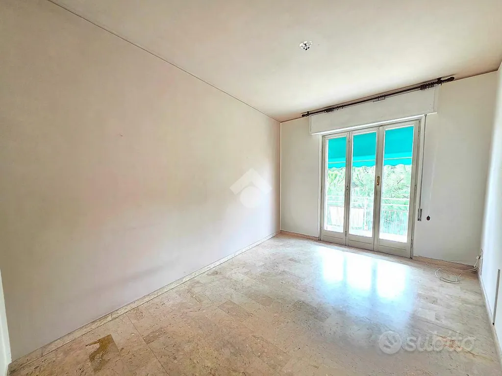 Pièces - Apartment with Balcony in Savona