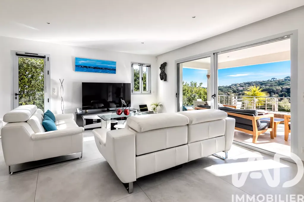 Elutuba - Contemporary Villa with Pool in Sainte-Maxime