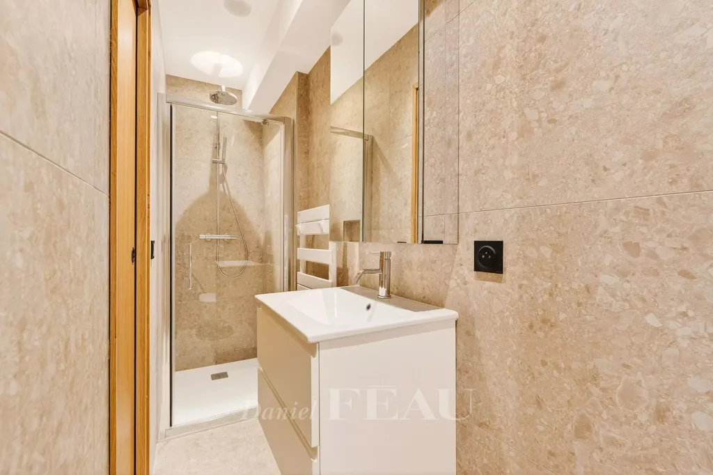 Salles de bain - Maison Contemporaine avec Vue Paris à Suresnes