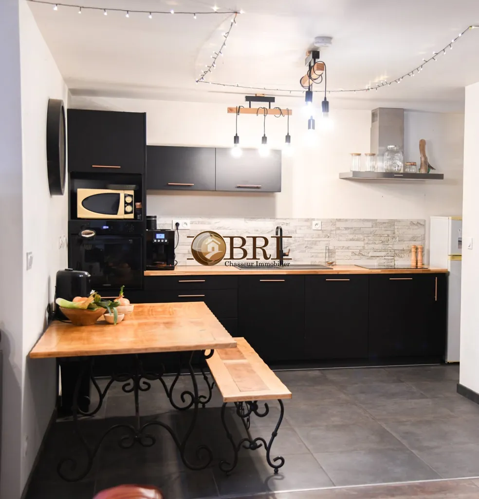 Cuisine - Duplex Rénové avec Balcon à Voiron