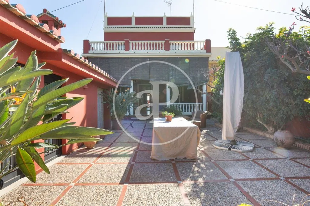 Terrasse - Luxury Villa with Seafront Views in Burriana
