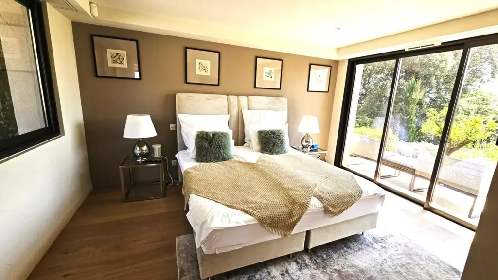 Bedrooms - Prestigious Property with Sea View in Grimaud