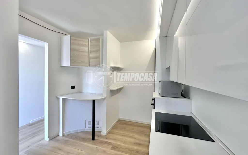 Cuisine - Rustic Trilocale with Balcony in Busto Arsizio