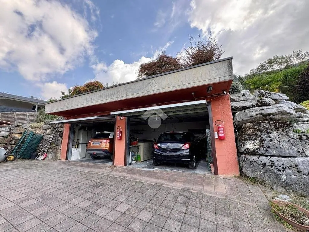 Garaaž - Luxury Villa with Panoramic View in Albino
