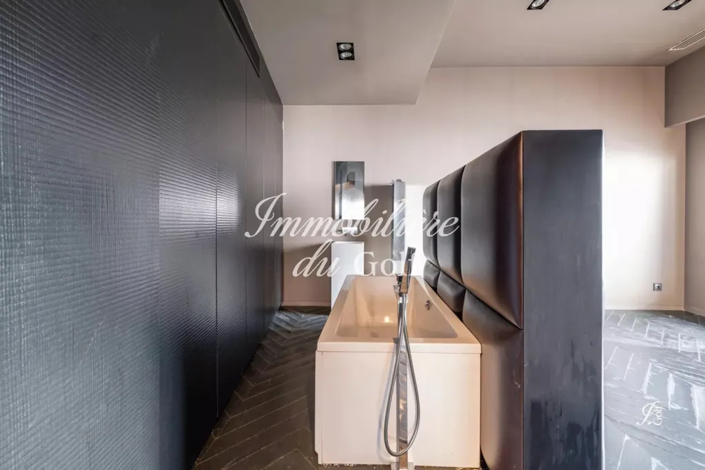 Salles de bain - Villa Contemporaine avec Piscine à Allauch