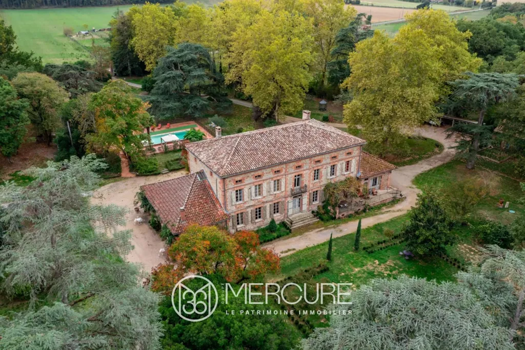 Vista aerea - 19th-Century Manor with Pool near Albi