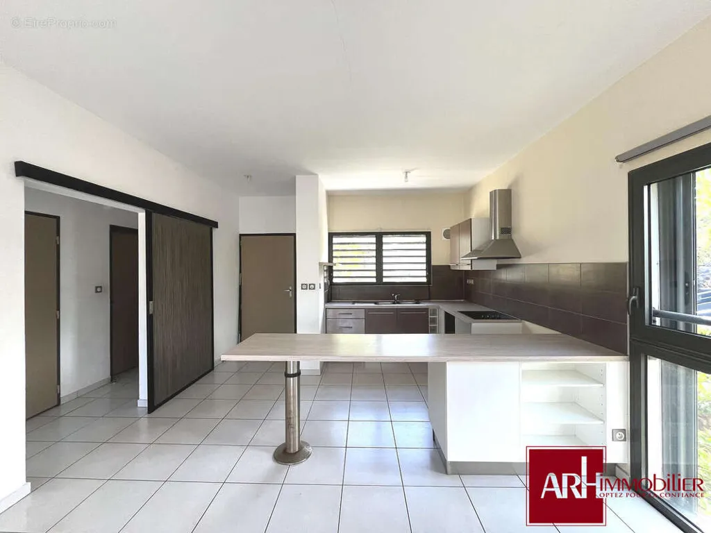 Cuisine - Appartement Traversant avec Terrasse à Saint-Paul