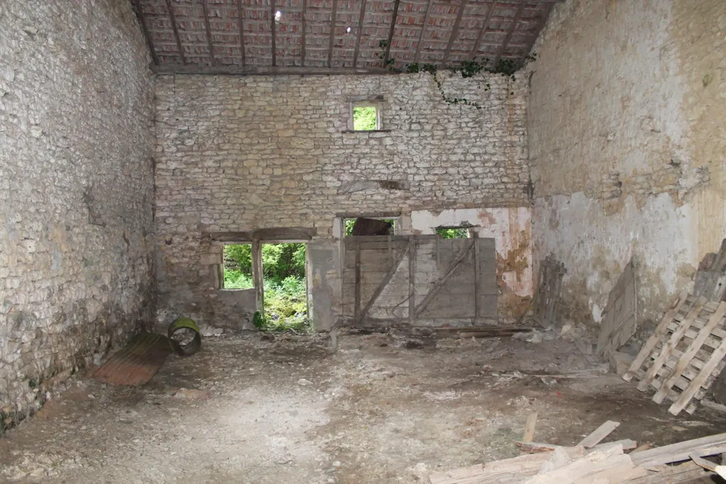 Maison 1 pièces à TREVERAY