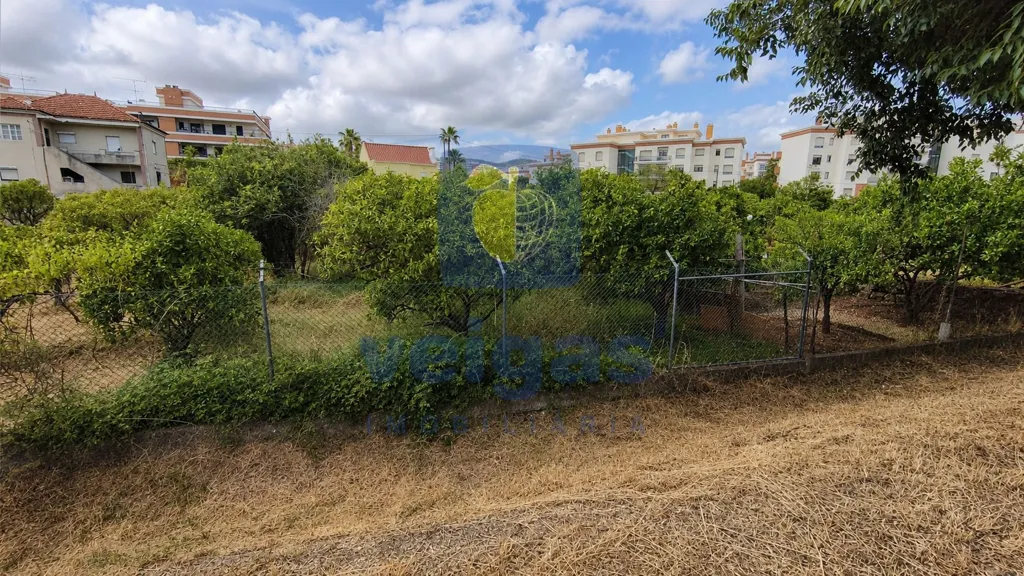 Giardino - Urban Land with Development Potential in Alverca