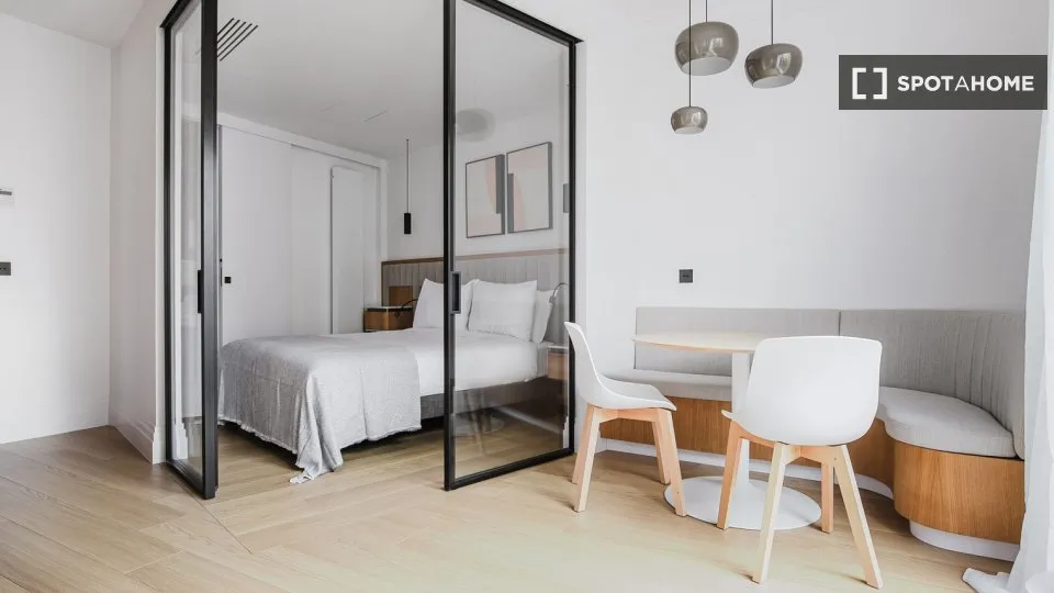 Chambres - Appartement 1 Pièce dans le Triangle d'Or, Paris