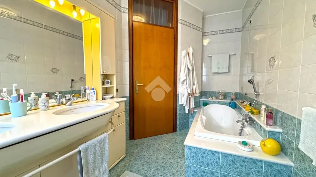 Salles de bain - Bifamiliare Villa with Private Garden in Marsango