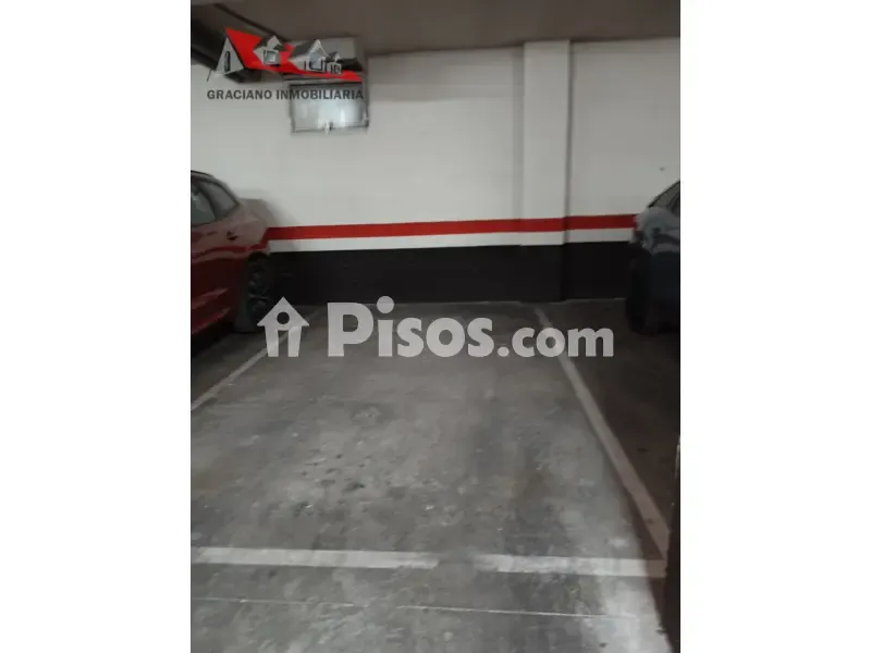 Garage - Spacious Apartment with Balcony in Feria