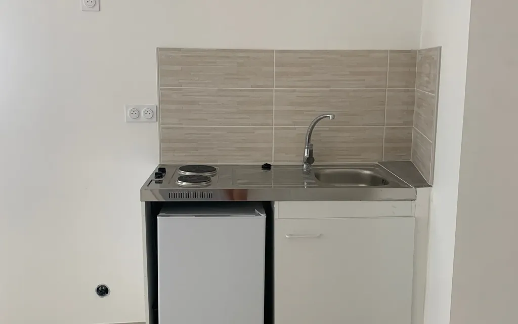 Köök - Studio with Balcony in Nîmes Centre