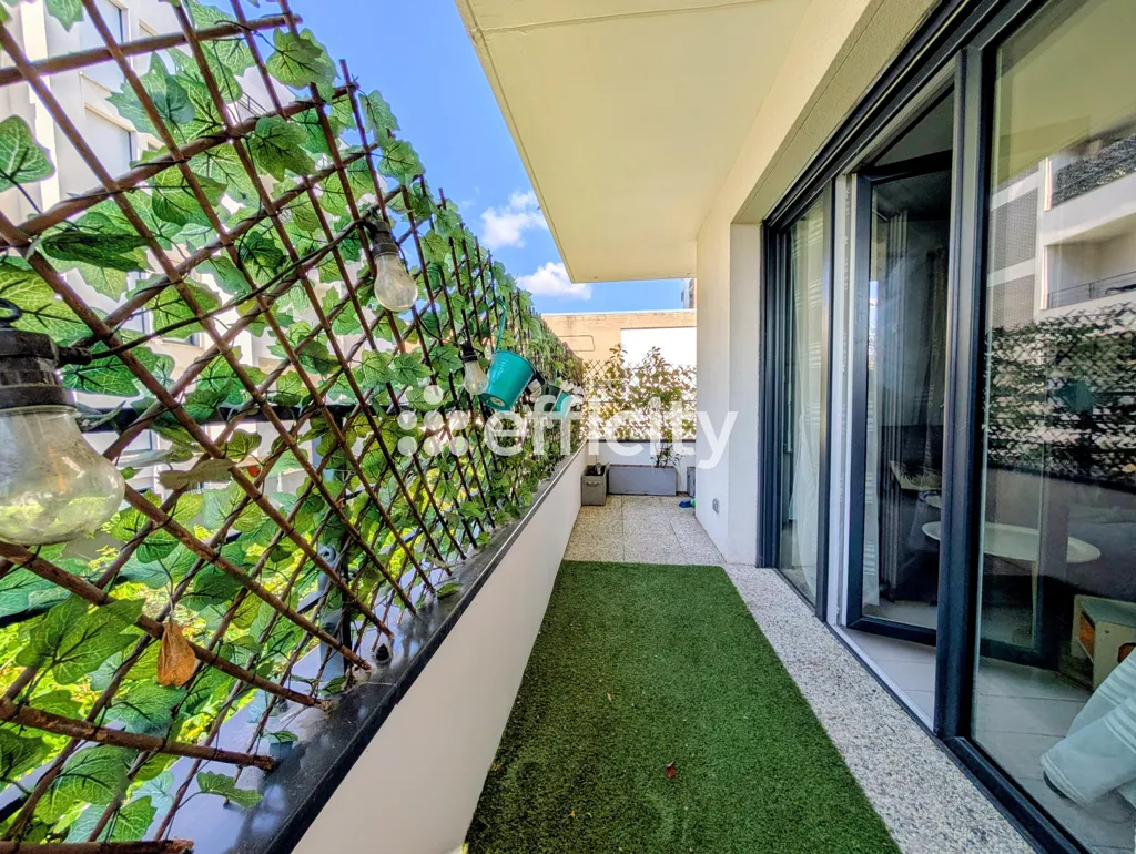 Balcony - Modern Flat with Balcony in Epinay-sur-Seine