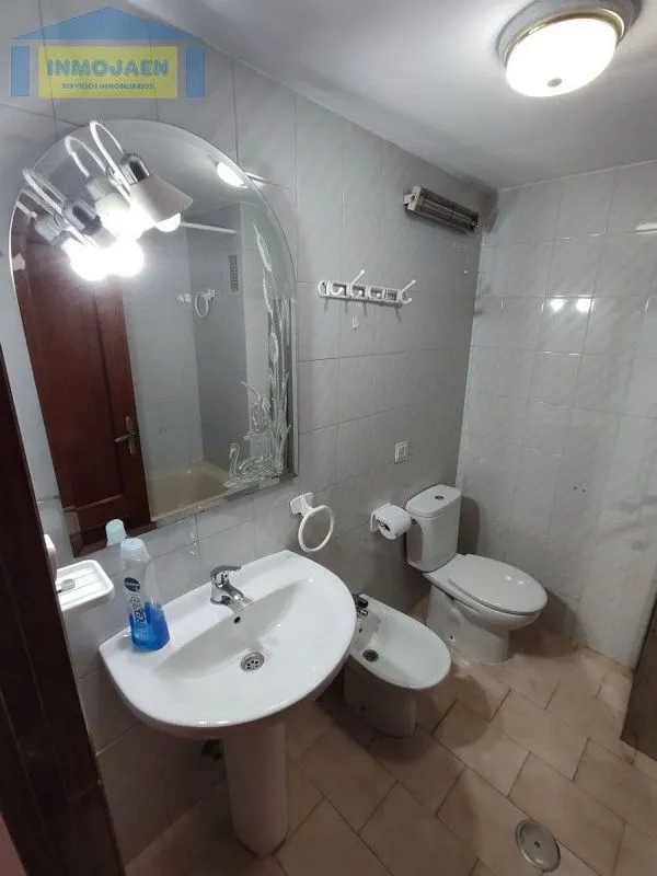Student Flat with Pool on Avda de Madrid