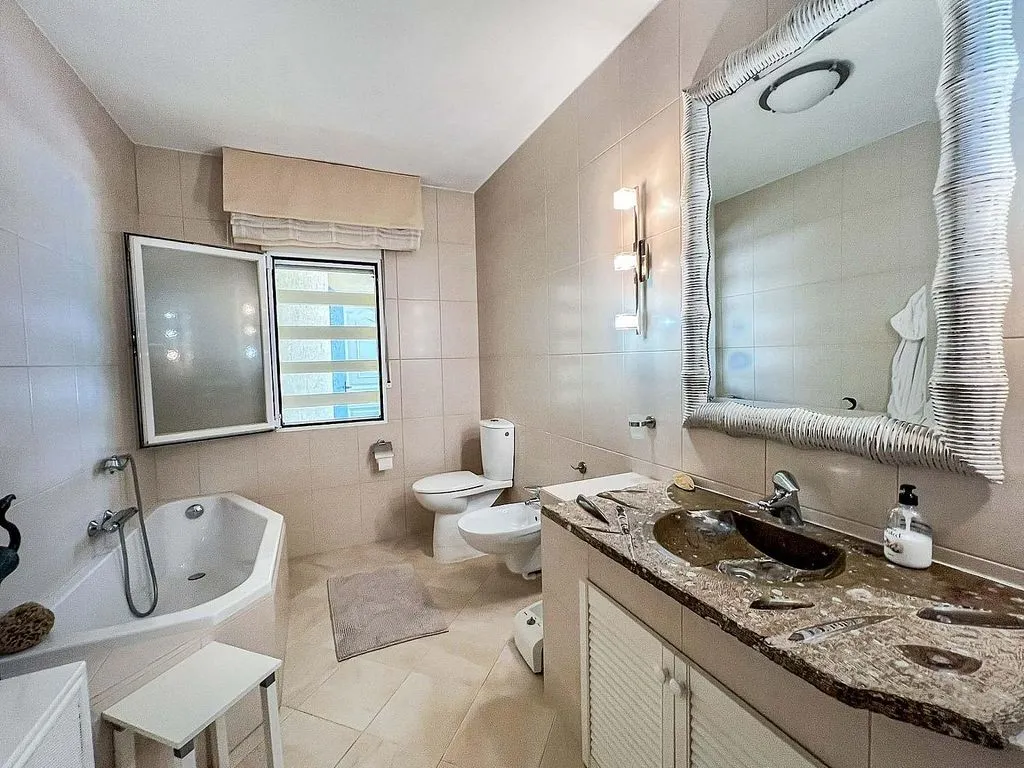 Vannitoad - Luxury Detached House with Pool in La Nucia