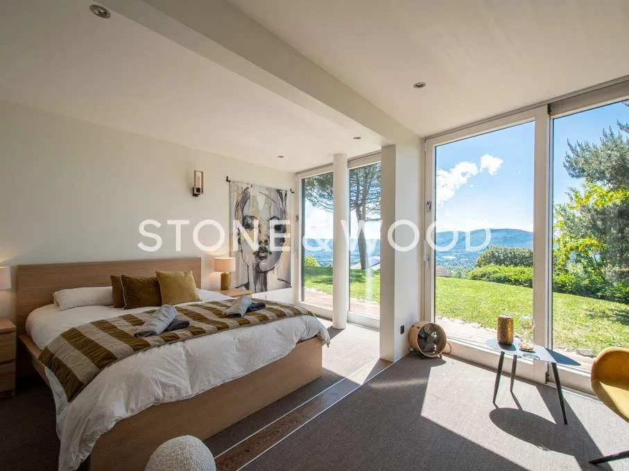 Magamistoad - Architect-Designed Villa with Panoramic Views in Cranves-Sales