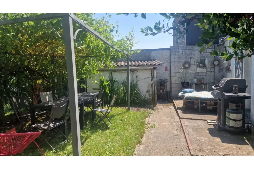 Aed - House with Garden and Attic in Roux
