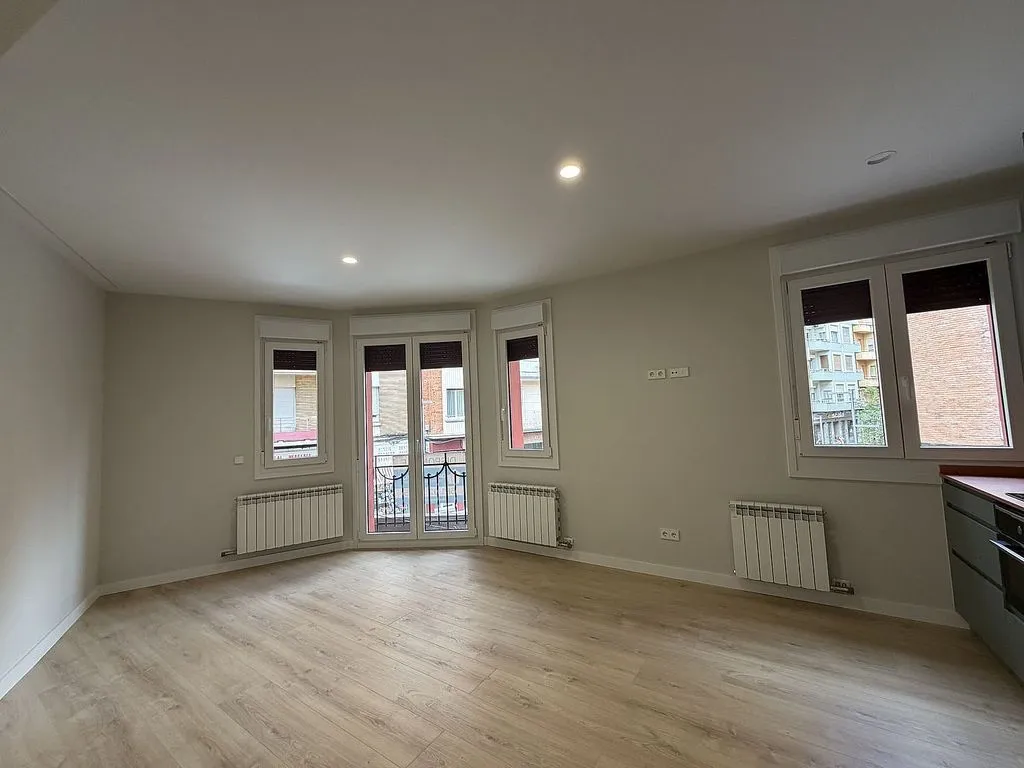 Soggiorno - Modernised Apartment with Balcony in Logroño