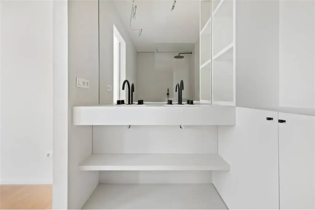 Toad - Penthouse with Terraced Garden in Koningshooikt