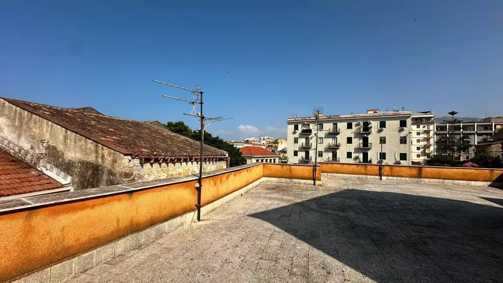 Terrasse - 9-Room Apartment in Palermo's Historic Centre