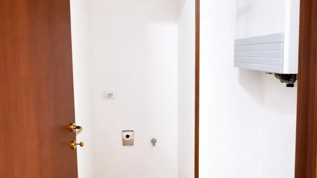 Hallway - Modernised Apartment with Terrace in San Bonifacio