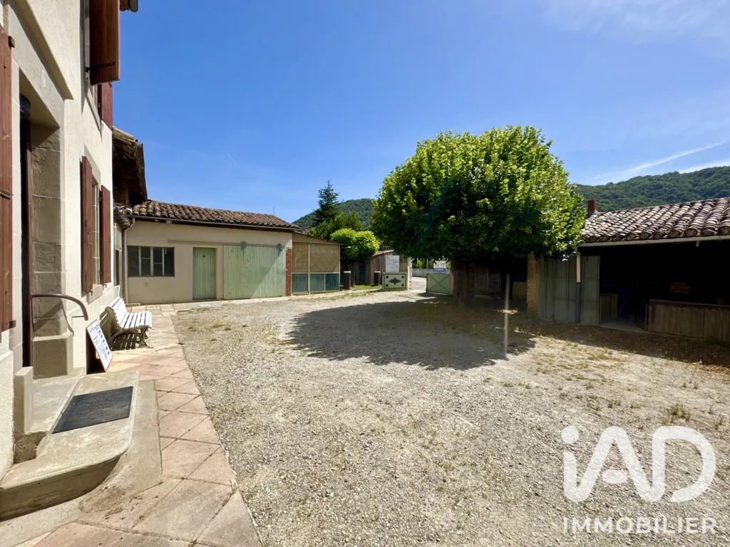 Giardino - House with Extensive Outbuildings in Serves-sur-Rhône