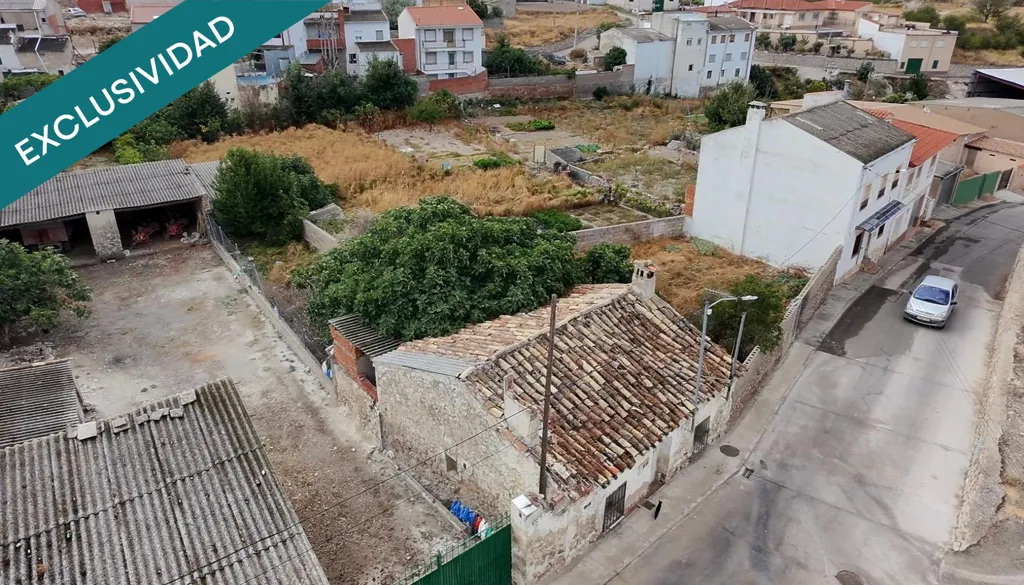 Vue aérienne - House for Renovation with Large Plot in Villalba del Rey