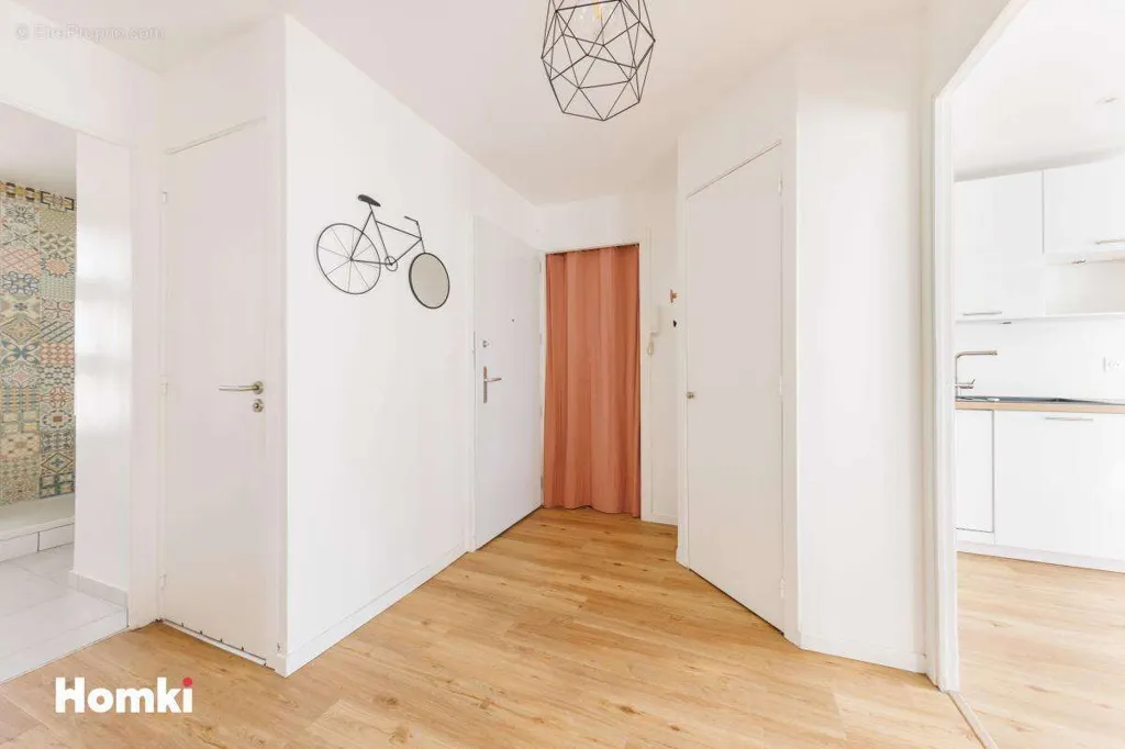 hallway_entrance