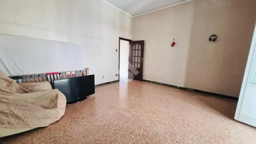 Séjour - Central Trilocale with Balcony in Torre Del Greco