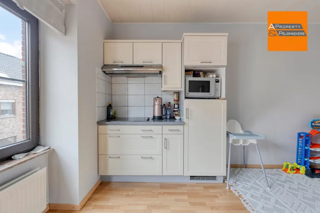 Cuisine - Local Commercial avec Appartement à Sterrebeek