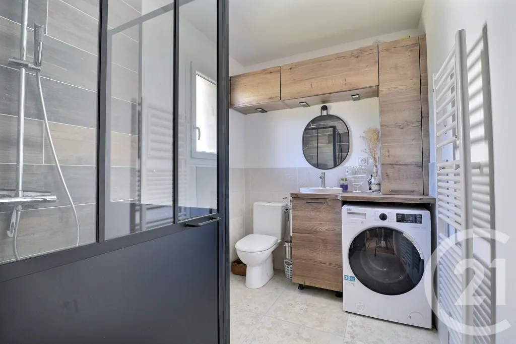 Salles de bain - Maison Moderne avec Jardin à Simandre-sur-Suran