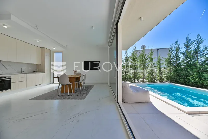 Piscine - Modern Semi-Detached House with Pool near Trogir