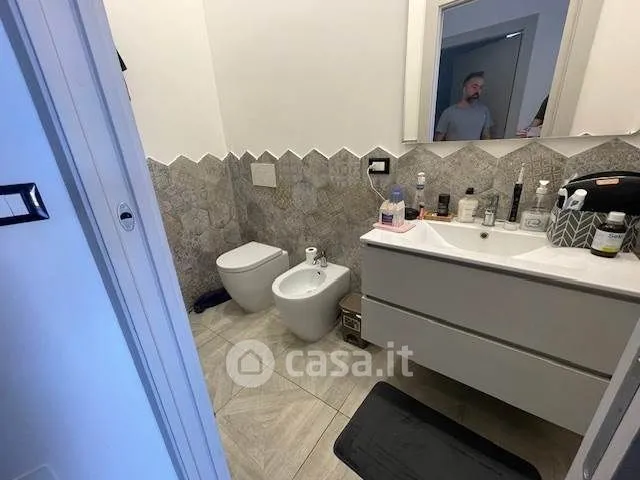 Salles de bain - Restored Loft with Office Use in Modena Est