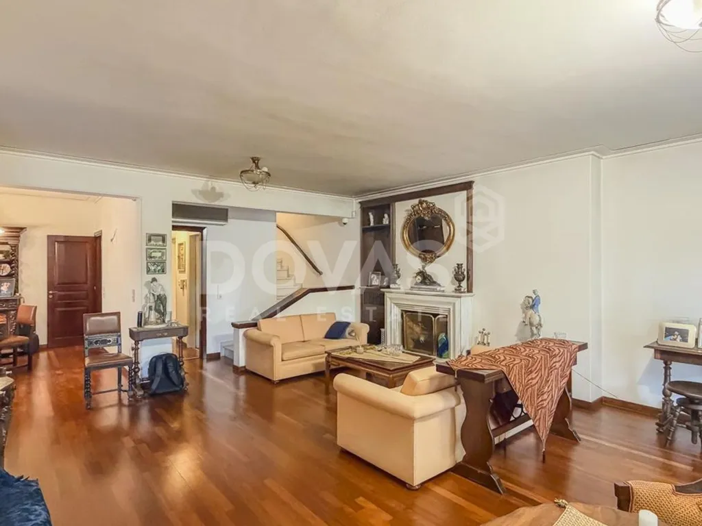 Elutuba - Double-Fronted Apartment with Garden in Kifissia