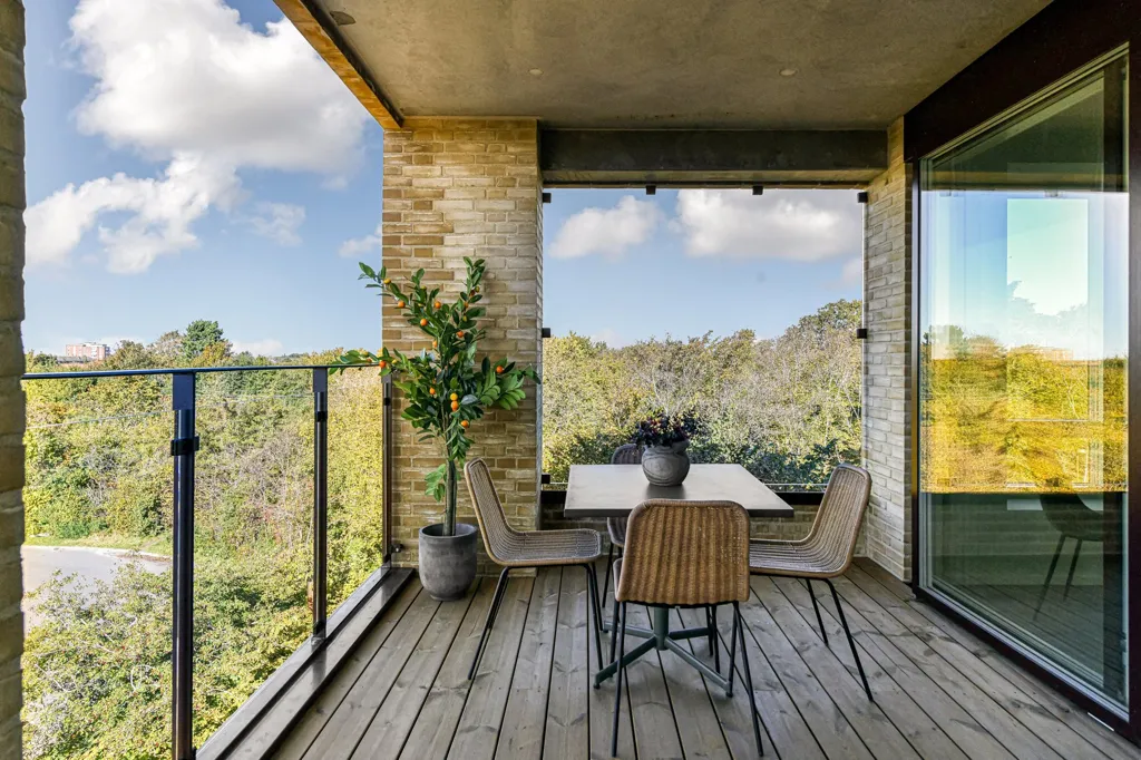 balcony